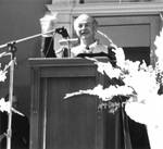 Linus Pauling giving Commencement speech, 1958